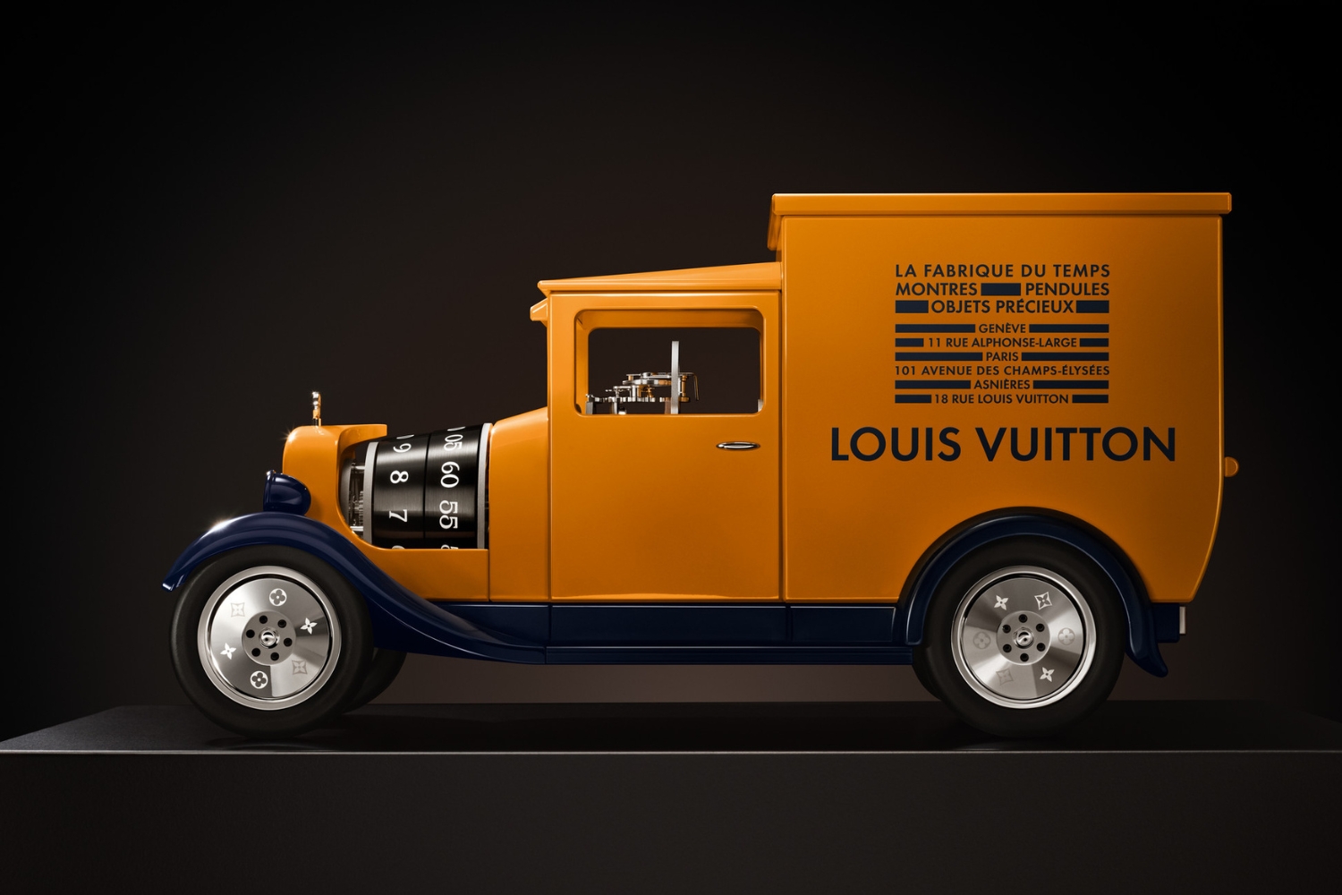 Louis Vuitton Caimonnette 