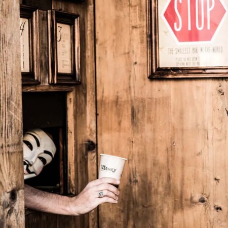 Take-out window at Backdoor 43