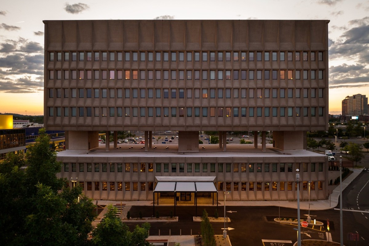 One Hotel Combines Memorable Architecture With EV Access