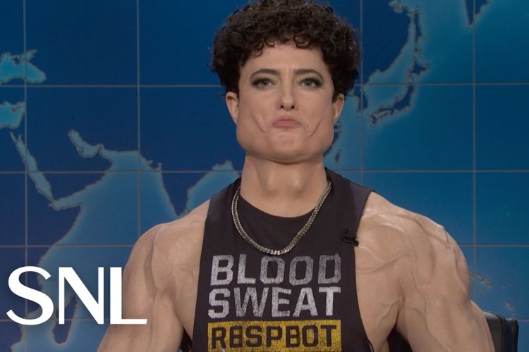 Sarah Sherman in an "SNL" sketch about looksmaxxing