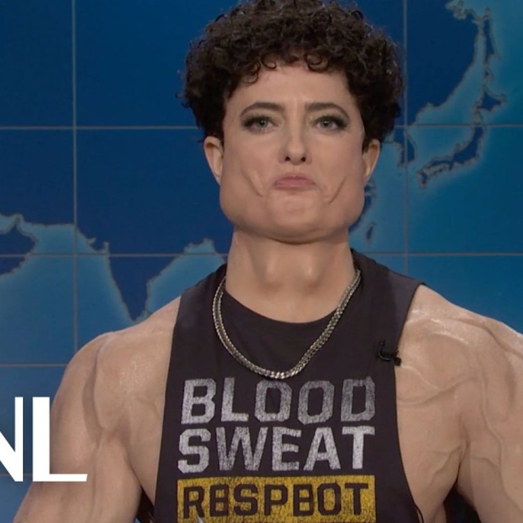 Sarah Sherman in an "SNL" sketch about looksmaxxing