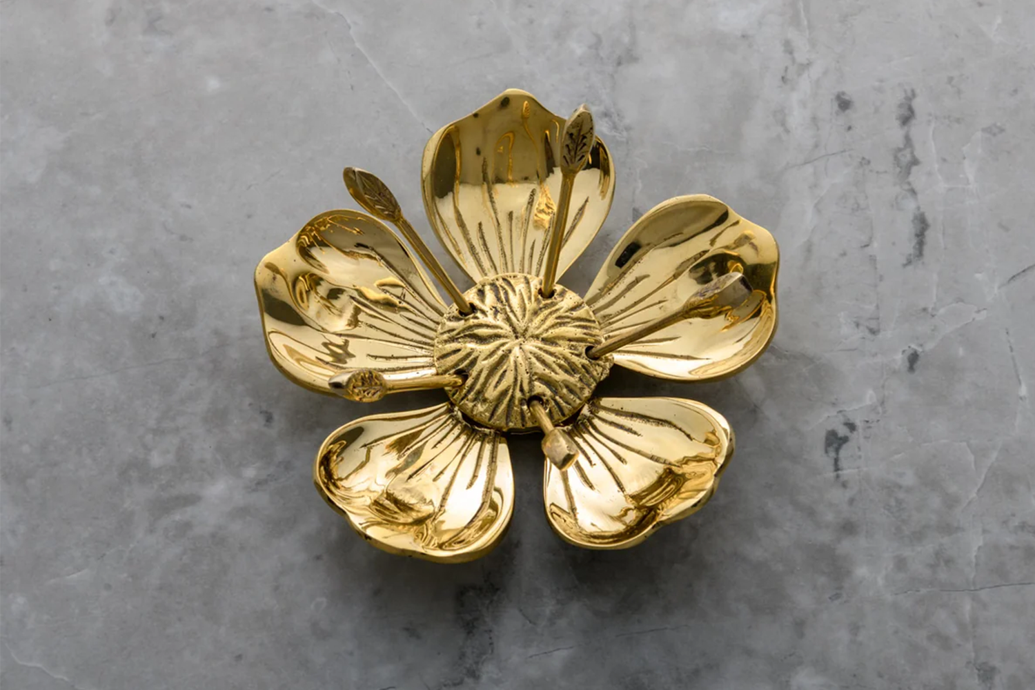 Rogue Paq Poppy Party Ashtray