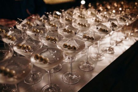 How High-Volume Bars Make Hundreds of Complicated Cocktails During Service