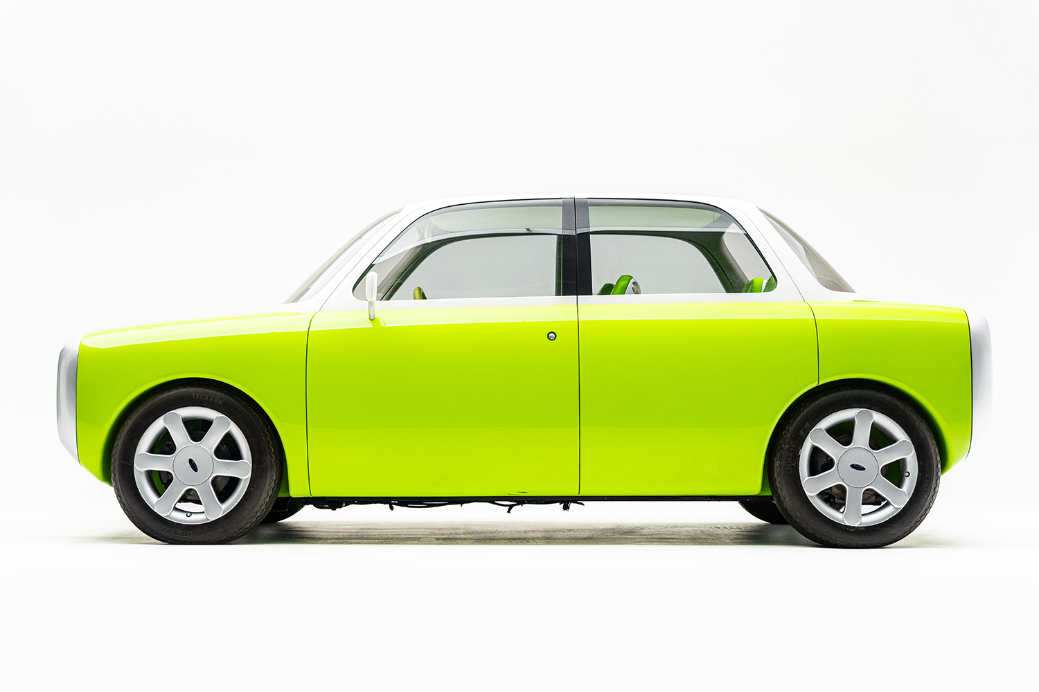 The 1999 Ford 021C concept car designed by Marc Newson