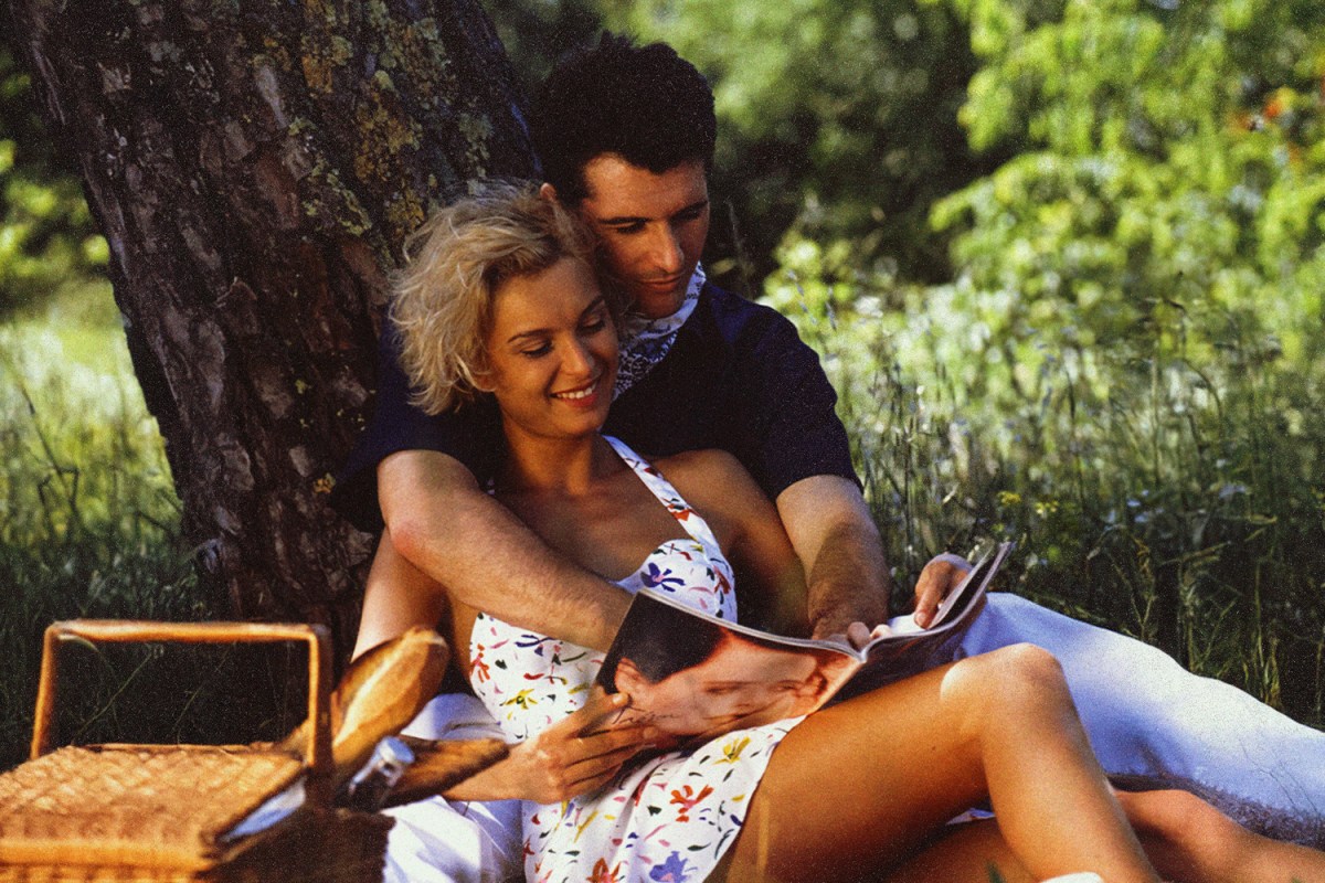 Take It From a Woman: It's a Park Date Summer. Here's What to Bring.