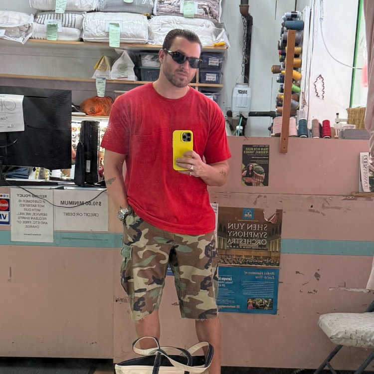 Run fit mirror selfie at dry cleaners