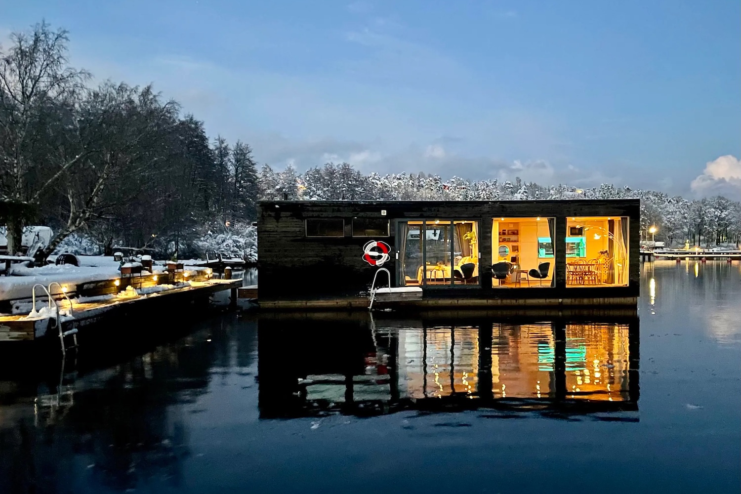 The Jetty Suite Houseboat — Boo, Sweden
