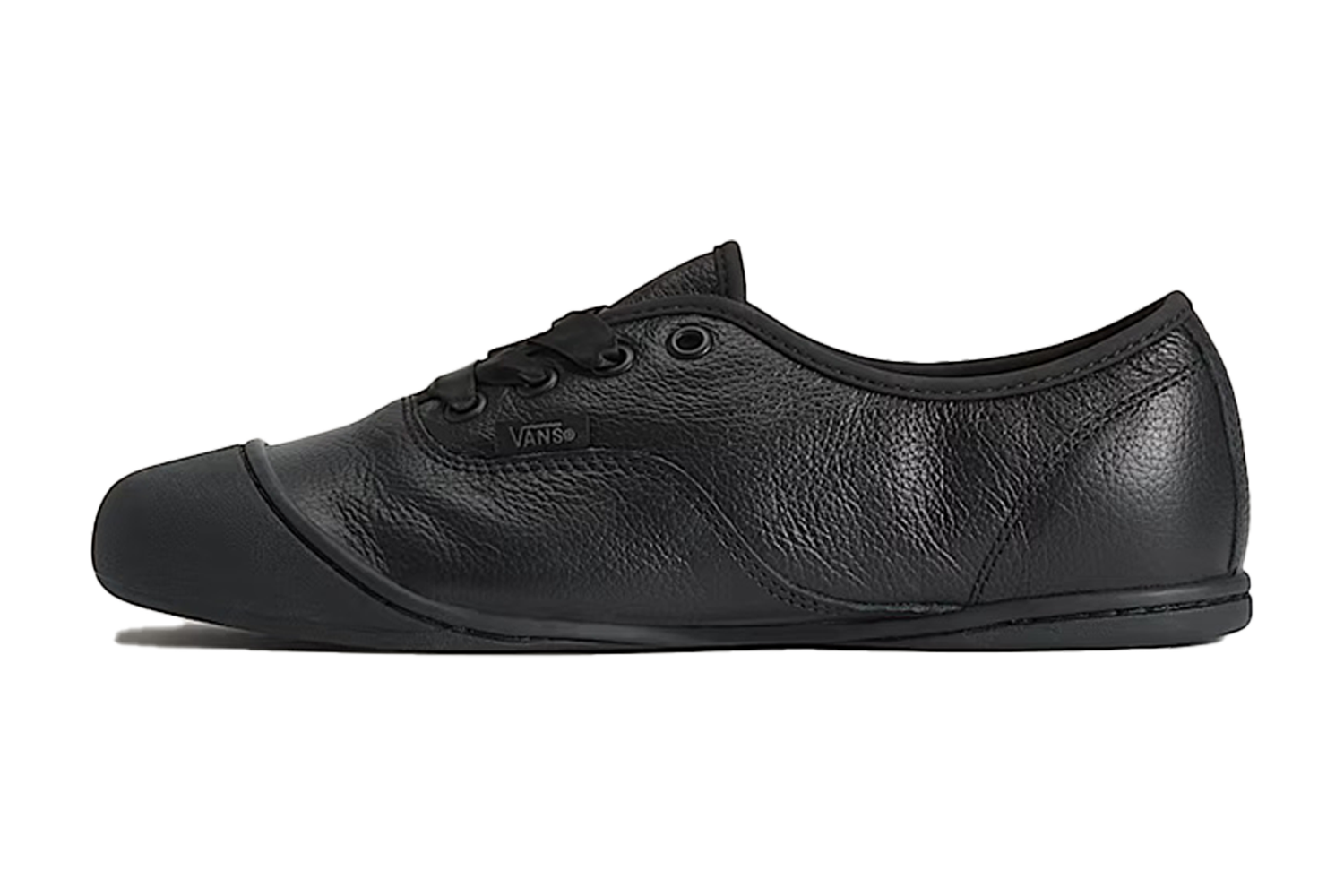 These Low-Profile Leather Sneakers Are an Extra 40% Off