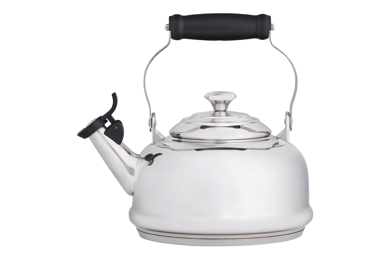 Le Creuset’s Steel Kettle Is the Kitchen Purchase You Didn’t Know You Needed